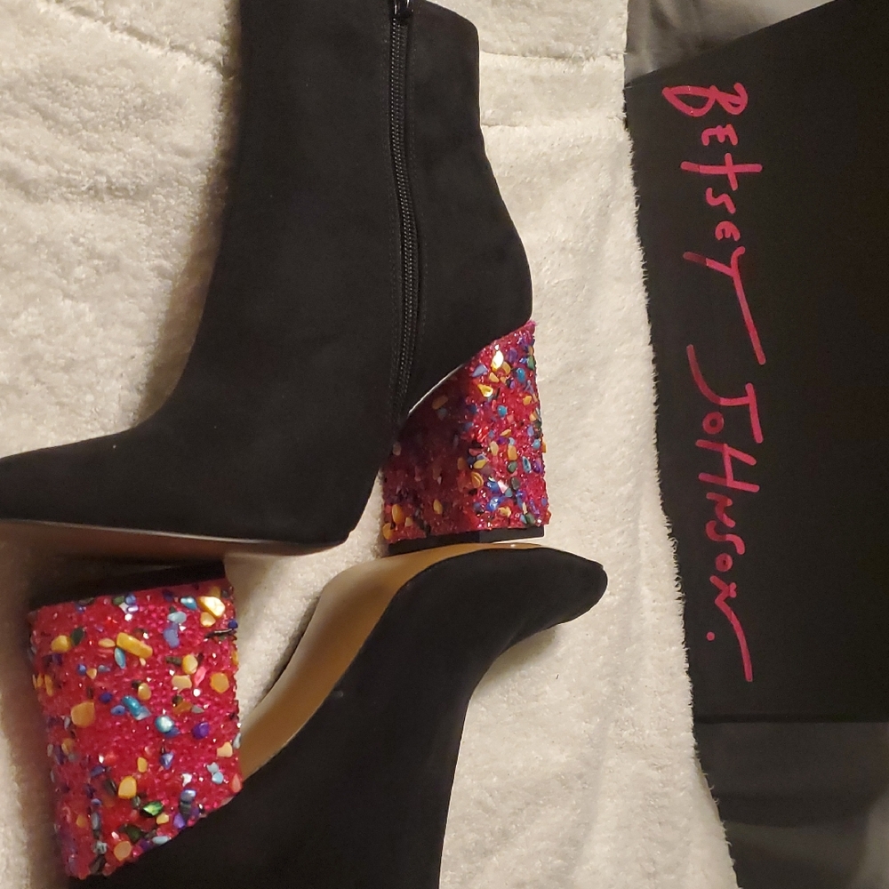 Betsey Johnson Black Ankle Booties w/ Multicolor Gem Block Heel – NEW